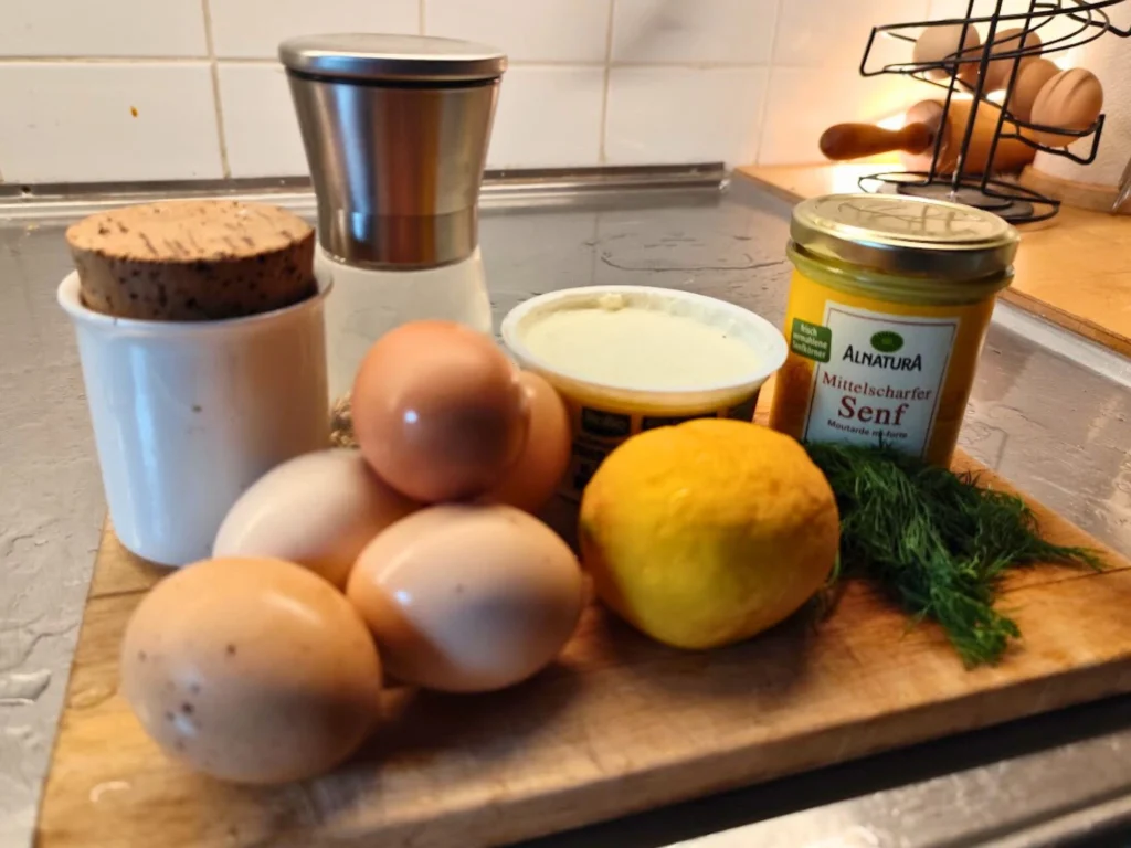 low-carb eiersalat zutaten einsatzbereit